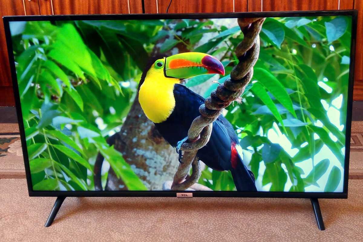 SmartTV марки TCL 40" 102см Wi-Fi YouTube Rutube Фильмы и пр В ИДЕАЛЕ