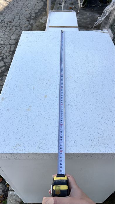 Шкафове в комплект и гръб  . Използвани но в добро състояние .