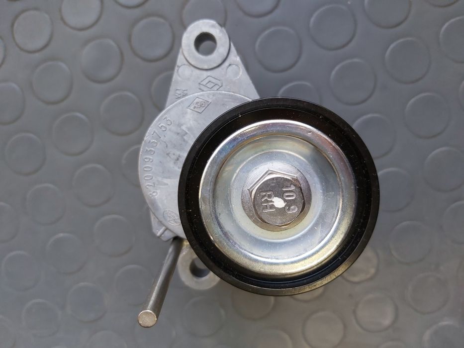 Ролка обтегач аксесоарен ремък Дачия/Рено