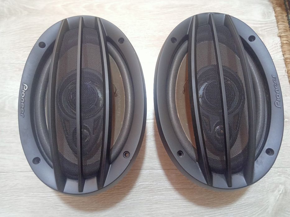 Продам original Pioneer в хорошем состоянии.