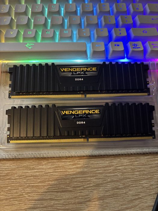 Rami 32GB (2x16GB)  3200MHz