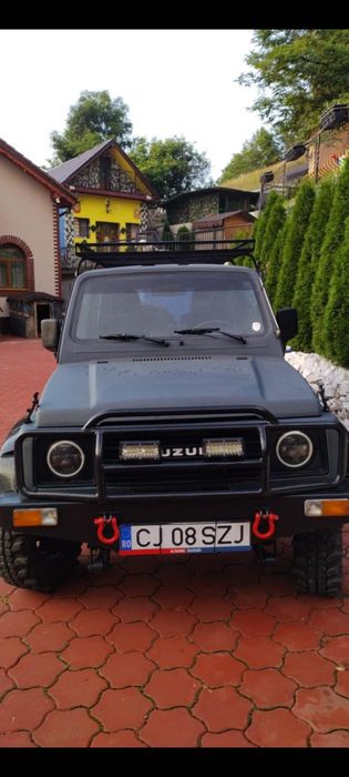 Vând Suzuki Samurai