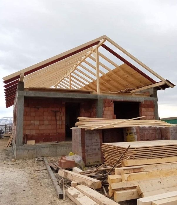 Executam acoperisuri tigla metalica si ceramica izolati polistiren