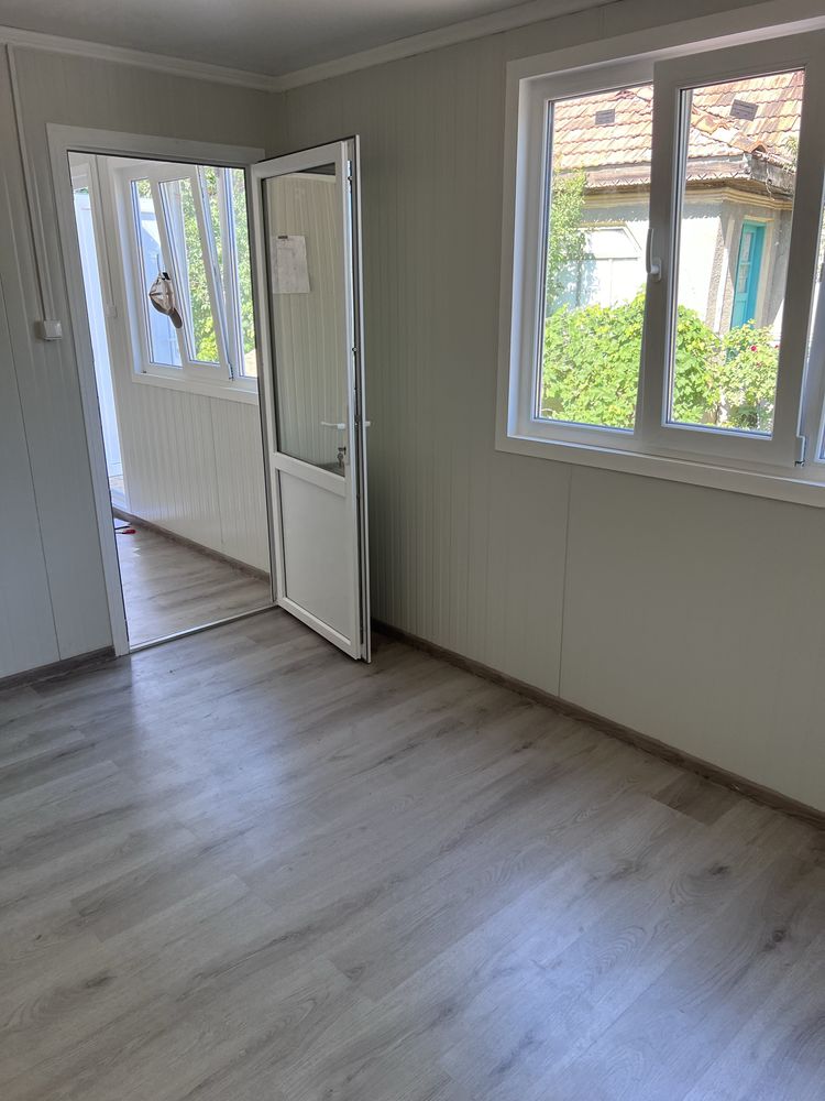 Vând container de locuit , baie bucătarie și dormitor 3x8x2.70