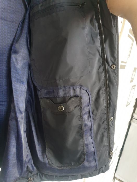 Продаю мужскую куртку