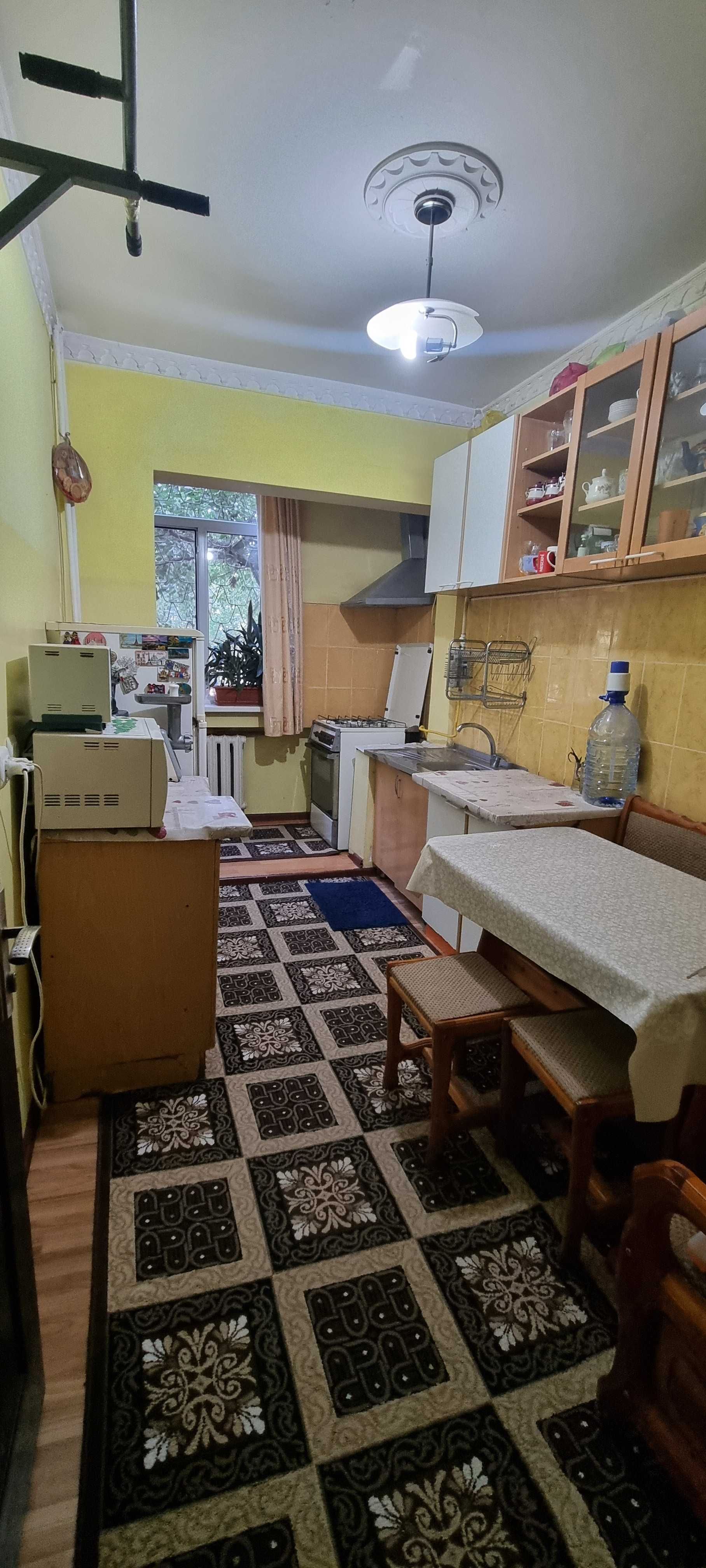 Продется 3-комнатная квартира 3/1/9, массив Генерал Петрова М-Улугбек.