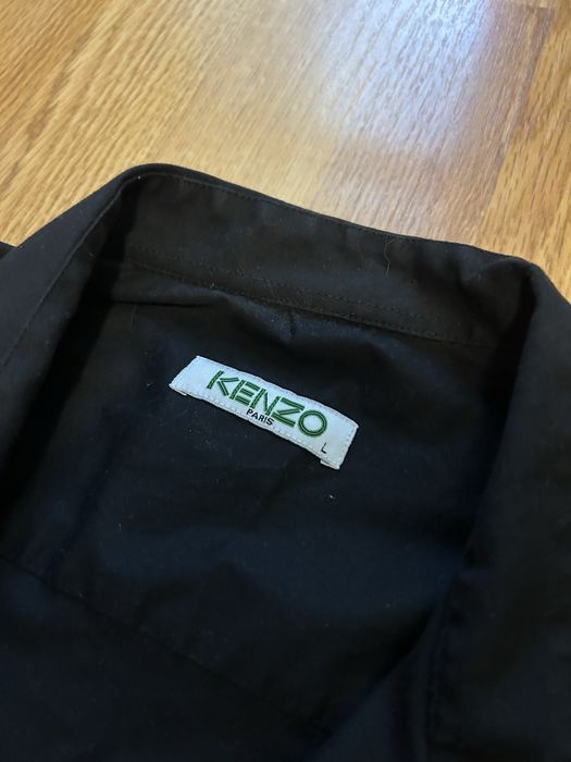 Риза KENZO отговаря на S размер