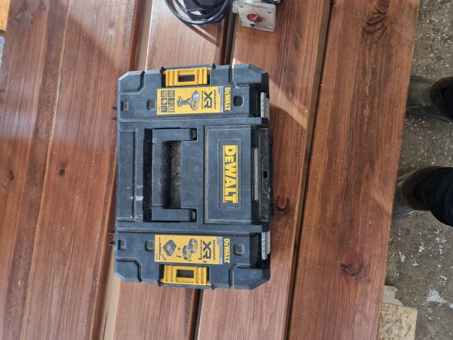 Продам  гайковерт  в отличном состоянии