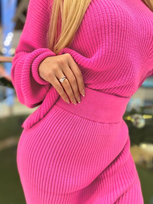 Костюм, пола + пуловер