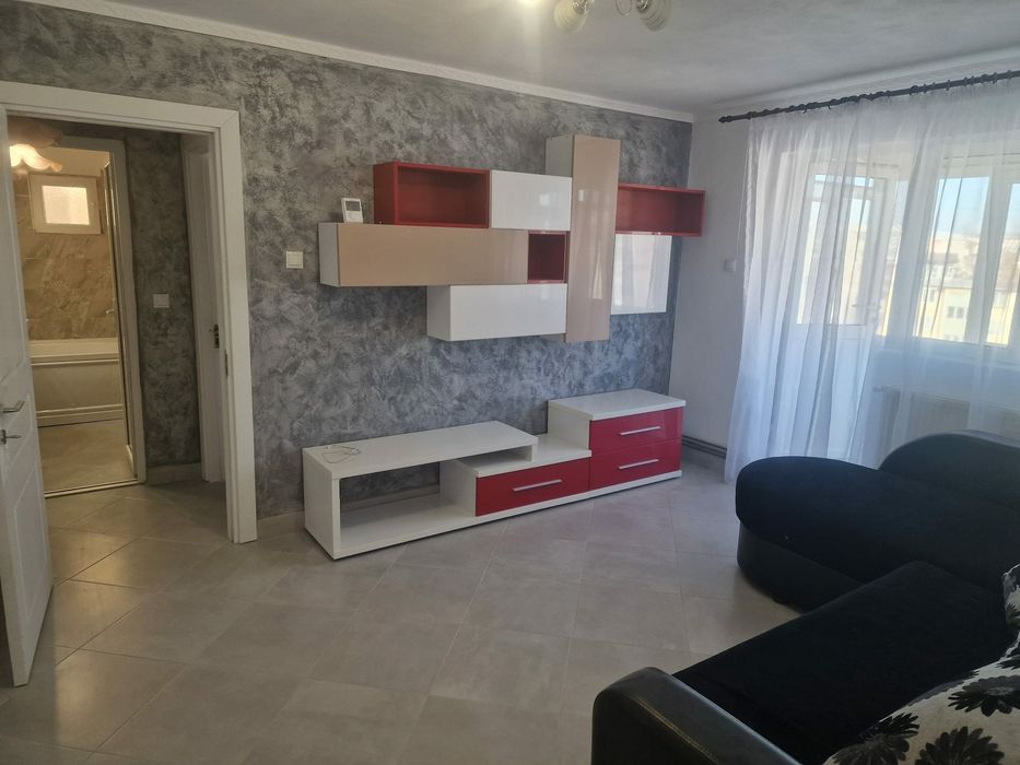 Închiriez  apartament