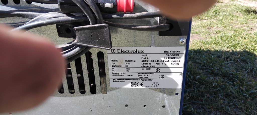 Elektrolux Газов Хладилник работещ на 12.волта и 220 волта.