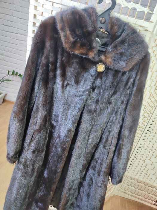 Продам шубу норковую.