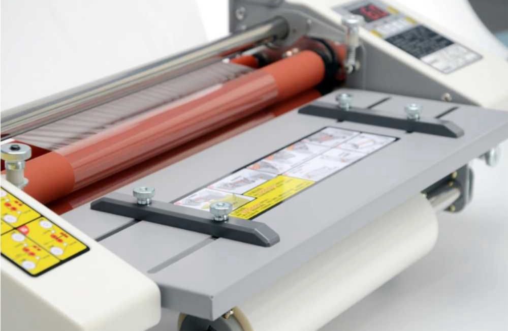 Продам Ламинатор ReVizorro PLC-7490 белый