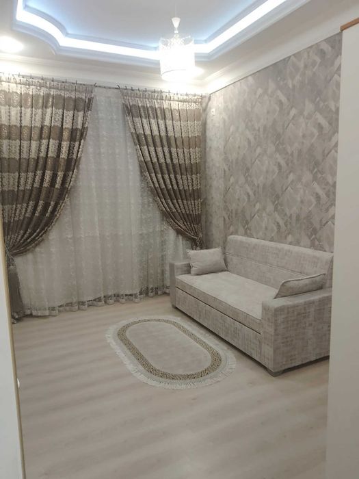 Chorsu Ganga 4 xonalik 120kv kvartira beriladi Toshkent city oldida