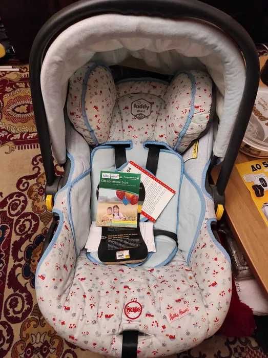 Столче за кола Kiddy Maxi Pro, плюс подарък - възглавничка