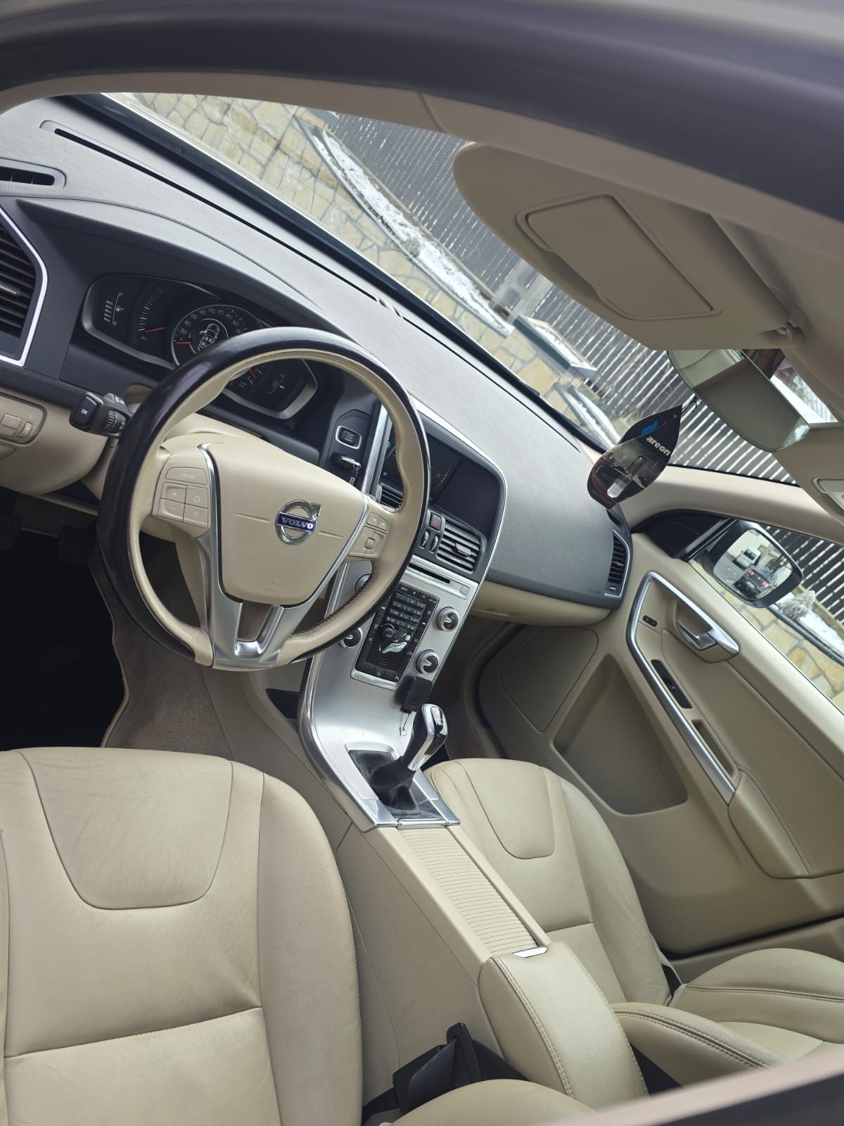 Volvo XC60 2.0d 2016 piele navi senzori recent înmatriculată Ro