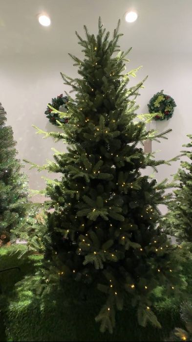 Елка новая в коробке