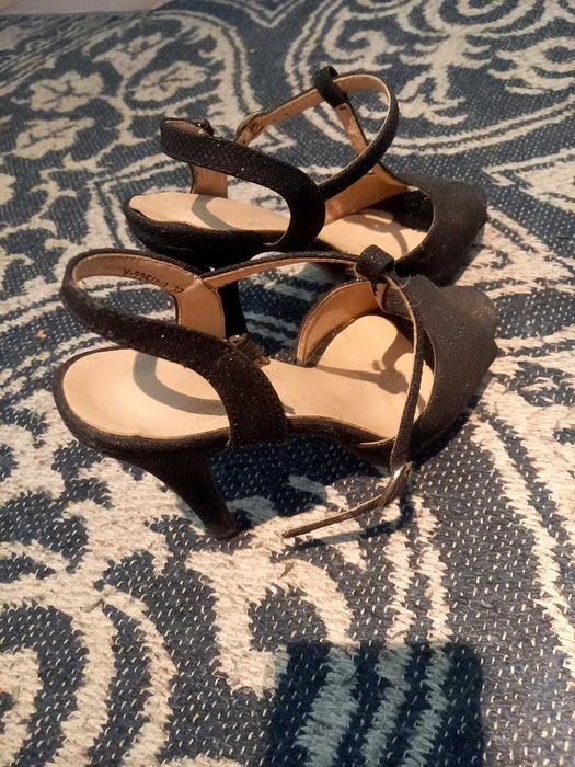 Vand sandale elegante