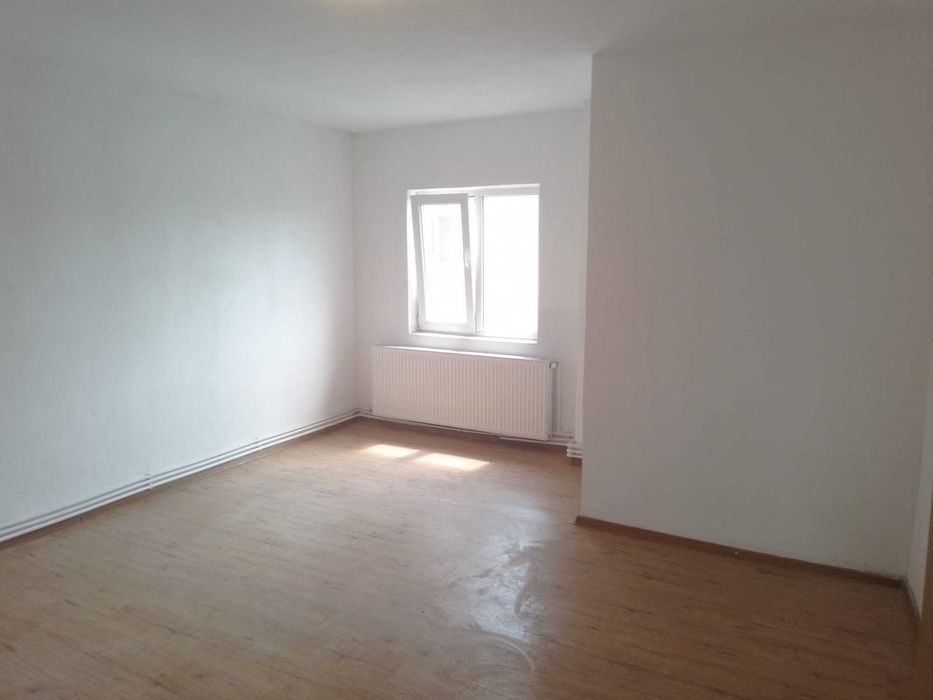 Vand Apartament 60mp Semidecomandat Filiasi