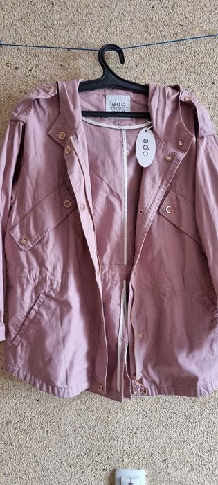 Ветровка женская