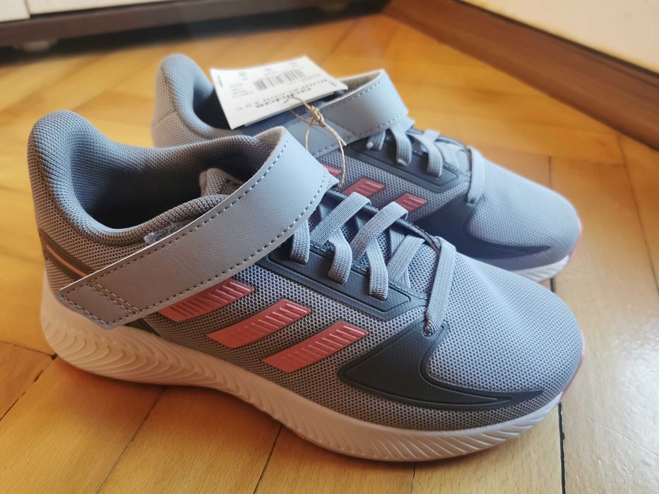 Маратонки Adidas Нови