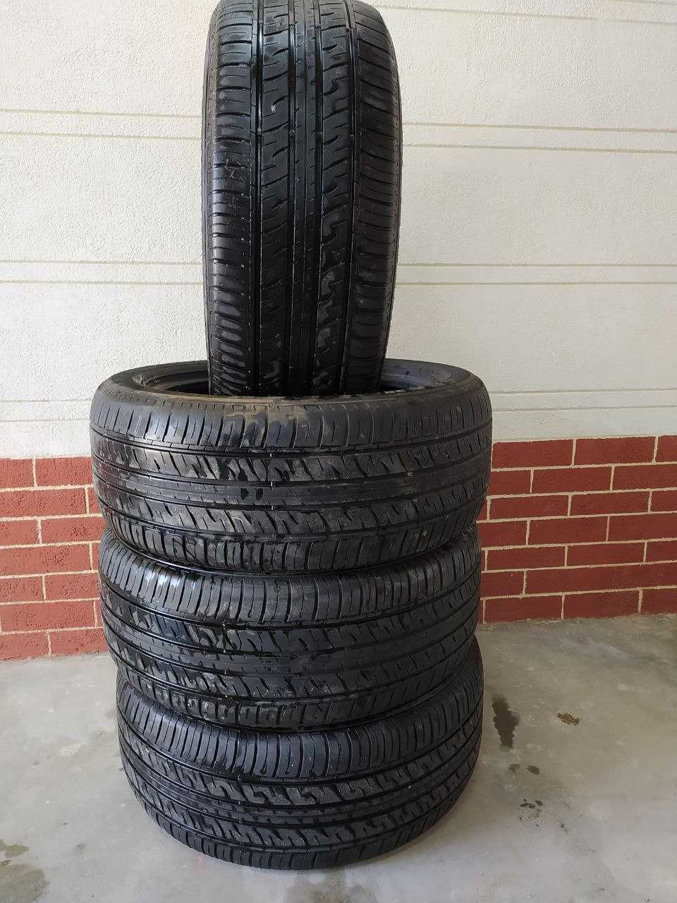 Продаётся 21 дюймовые  шины   275/50R21. Lexus 570