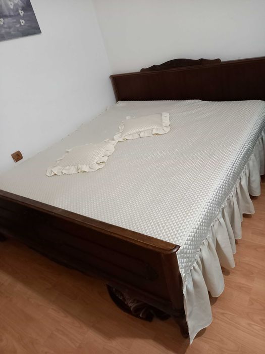 Спалня с матраци