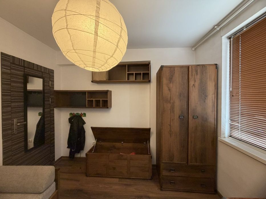 Мебели от естествено дърво