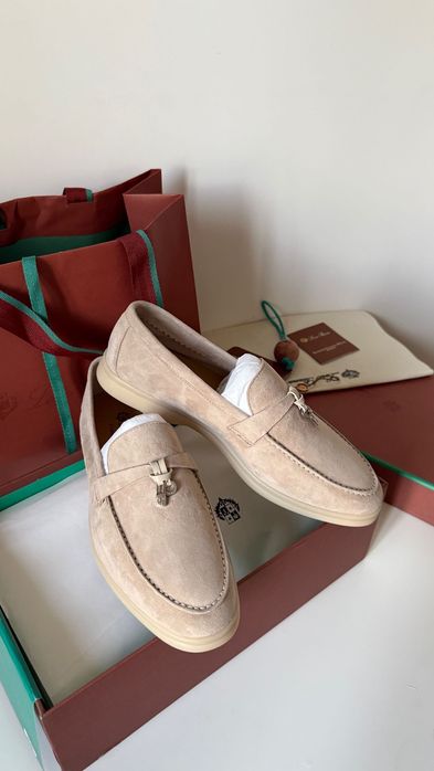 Loro Piana mărimea 39