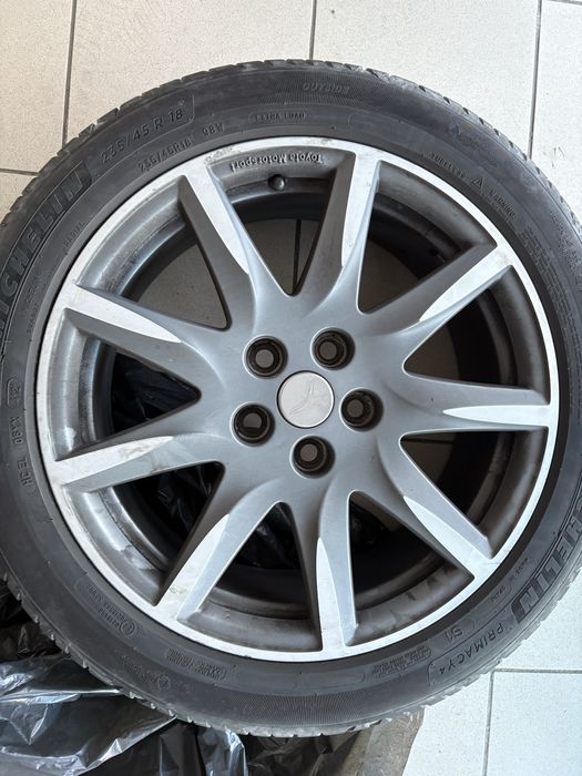 Roti originale Toyota 235/45/18  5x114,3 vând sau schimb cu roti pe 17