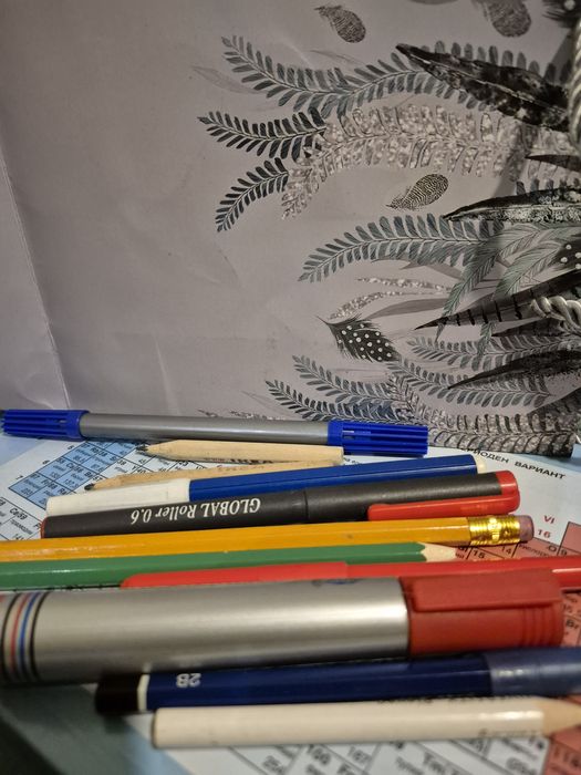 Подарък за деца Пъзел..Моливчета от Икеа.