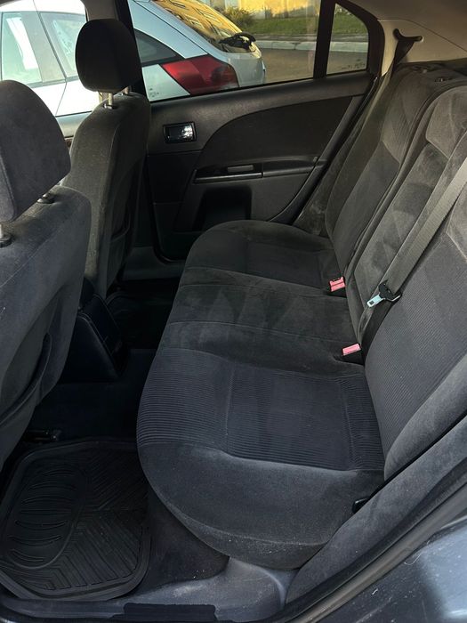 De vanzre ford mondeo !