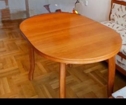 Маса от масивна дървесина цвят череша