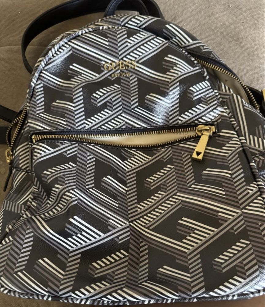 Раница дамска guess