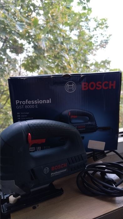 Fierăstrău Bosch GST 8000 E