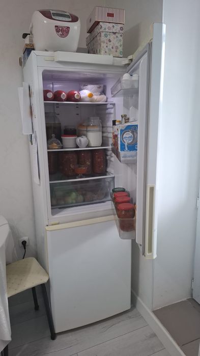 Продам холодильник с системой NO FROST