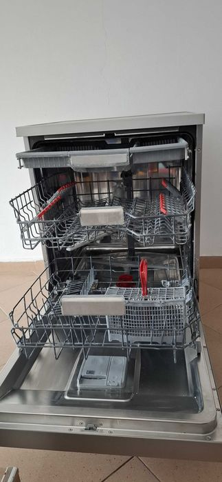 Masina de spalat vase Sharp