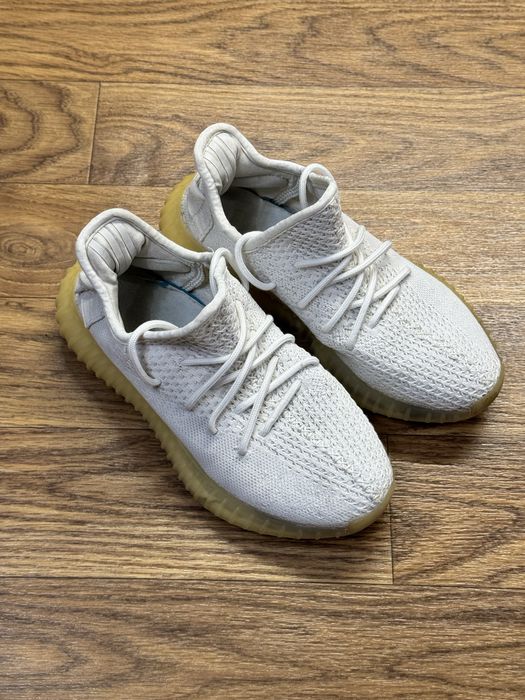 Обувь женская и мужская, кроссовки