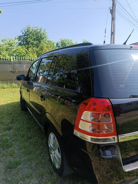 Vând Opel Zafira 1.7 diesel