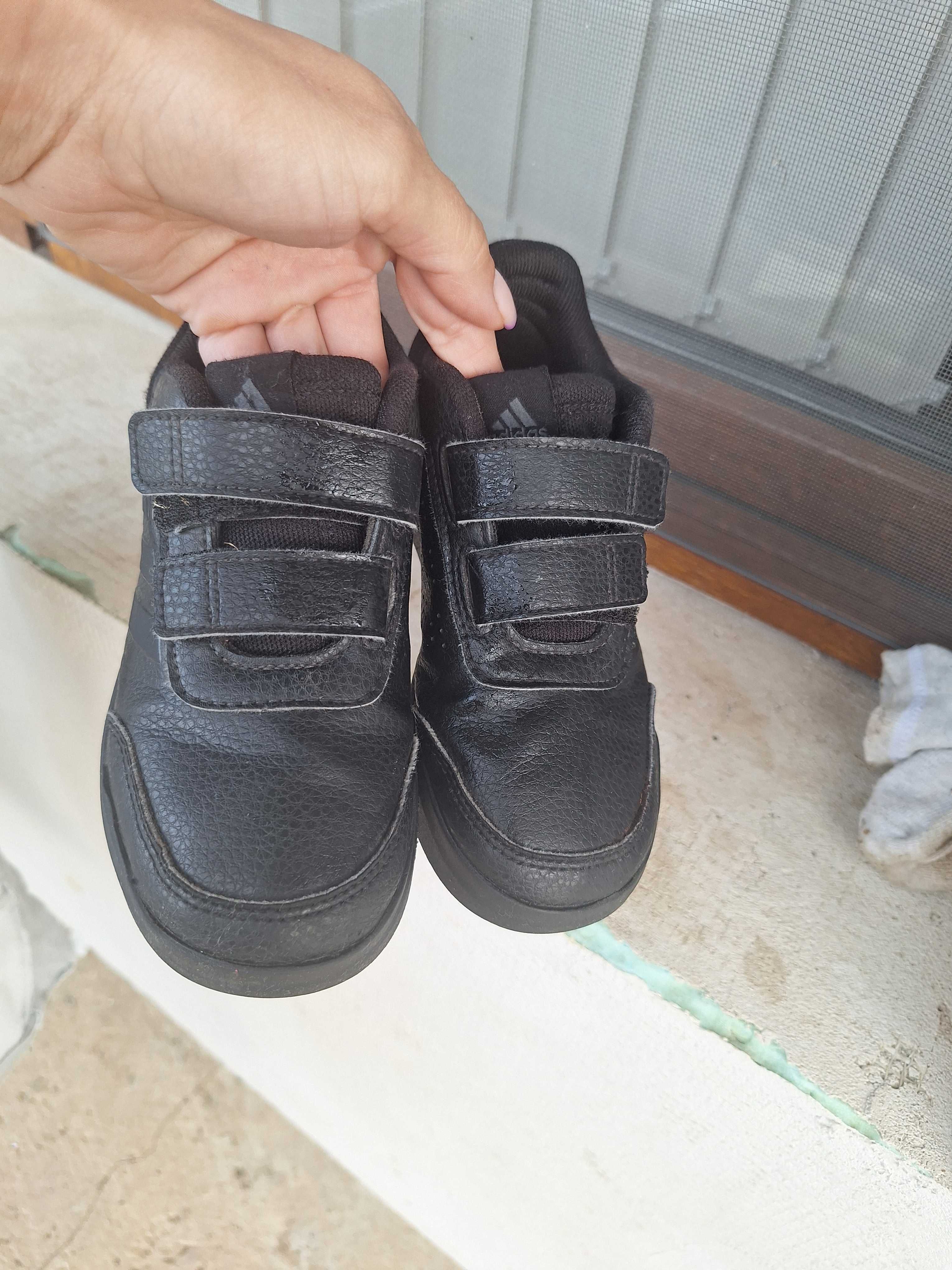 Маратонки Adidas