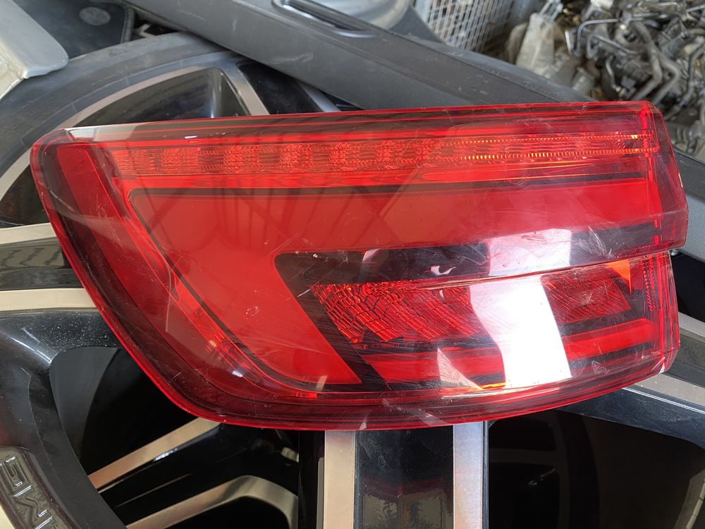 Stop stg pe aripa Audi A4 avant 2015 led