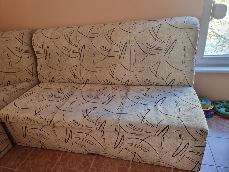 Разтегателен диван