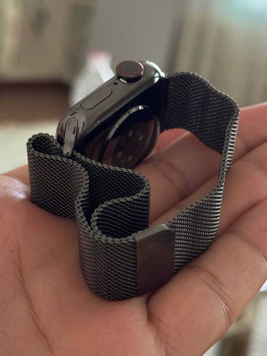 Apple Watch 6 Graphite Stainleess Steel 40 mm Milanese Loop Cellular