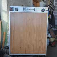 Хладилник за каравана, кемпер - на газ и ток