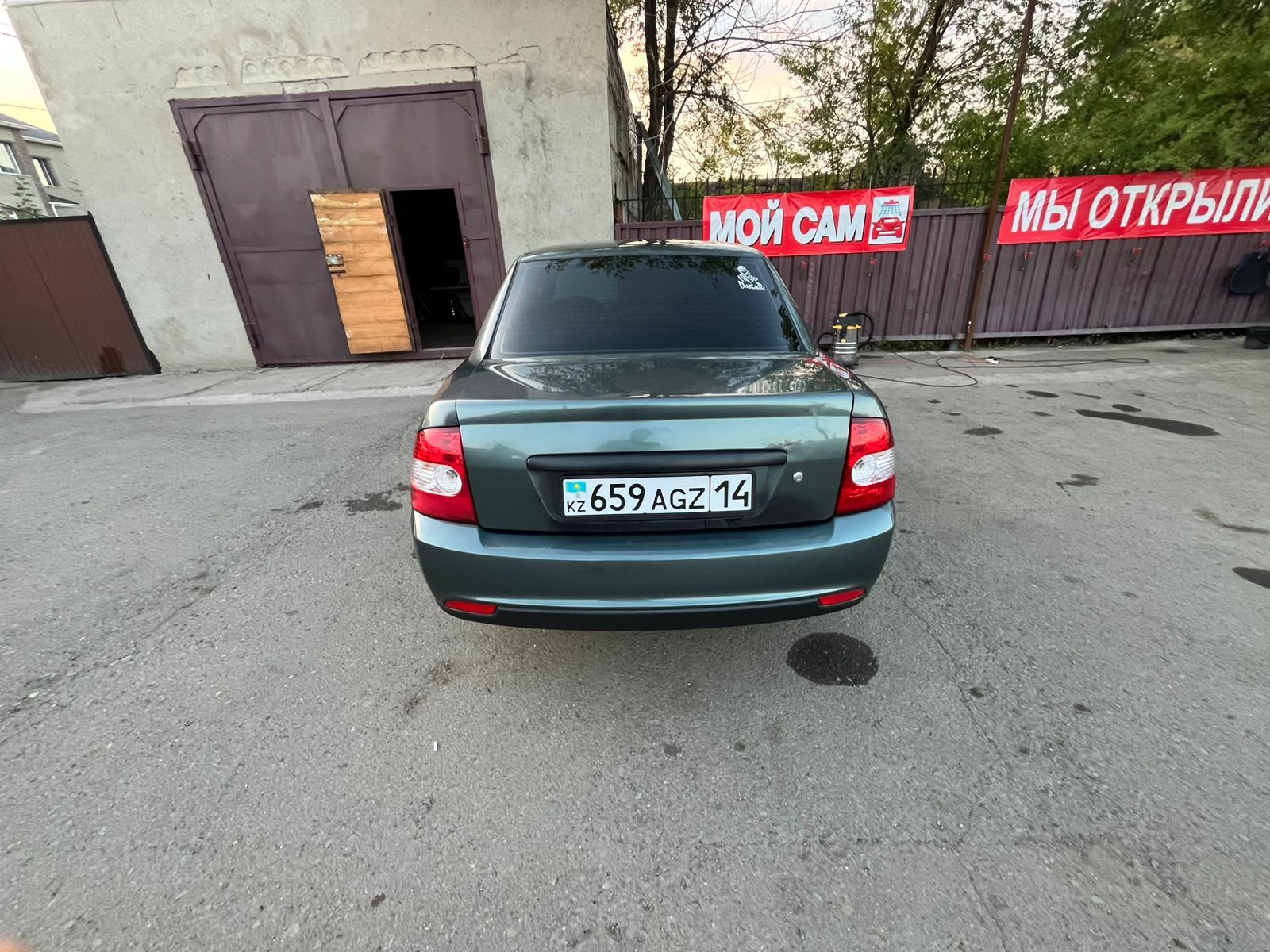 Продам Приору 1 торг у капота