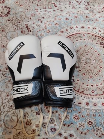 Боксерские (кикбоксёрские) перчатки