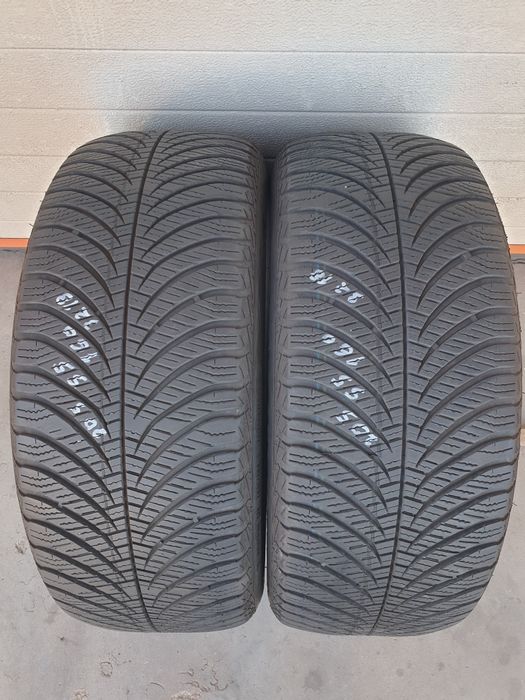 Всесезони гуми 2 броя GOODYEAR Vector4seasons 205 55 R16 дот 2318