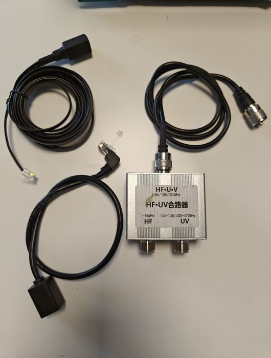 Statie Radio Wouxun KG-UV980P Quad-Band 50W cu accesorii de instalare