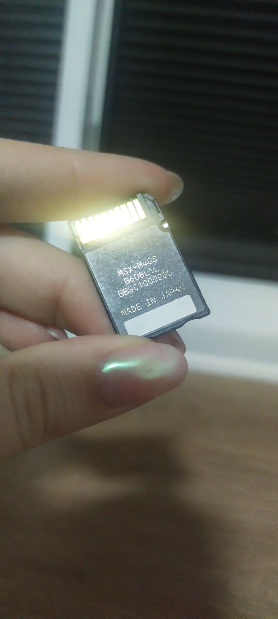 Продам флешку SONY Memory stick PRO Duo