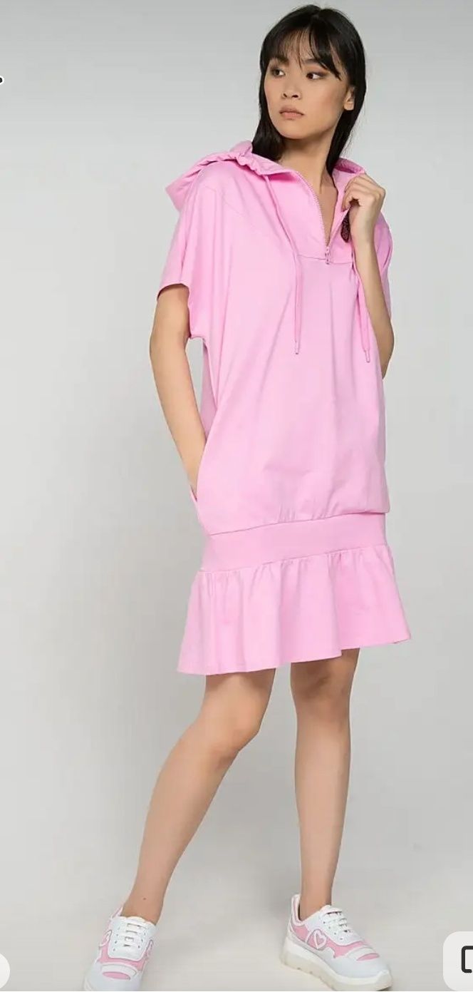 Нова рокля на Love Moschino